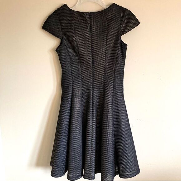 Julia Jordan Fit and Flare Split Neck Mesh Metallic Dress Black Gold Size 10 - Picture 9 of 16